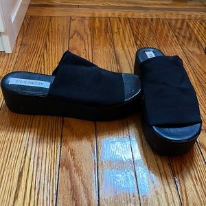 Slinky Steve Madden Platforms Slide Sandals